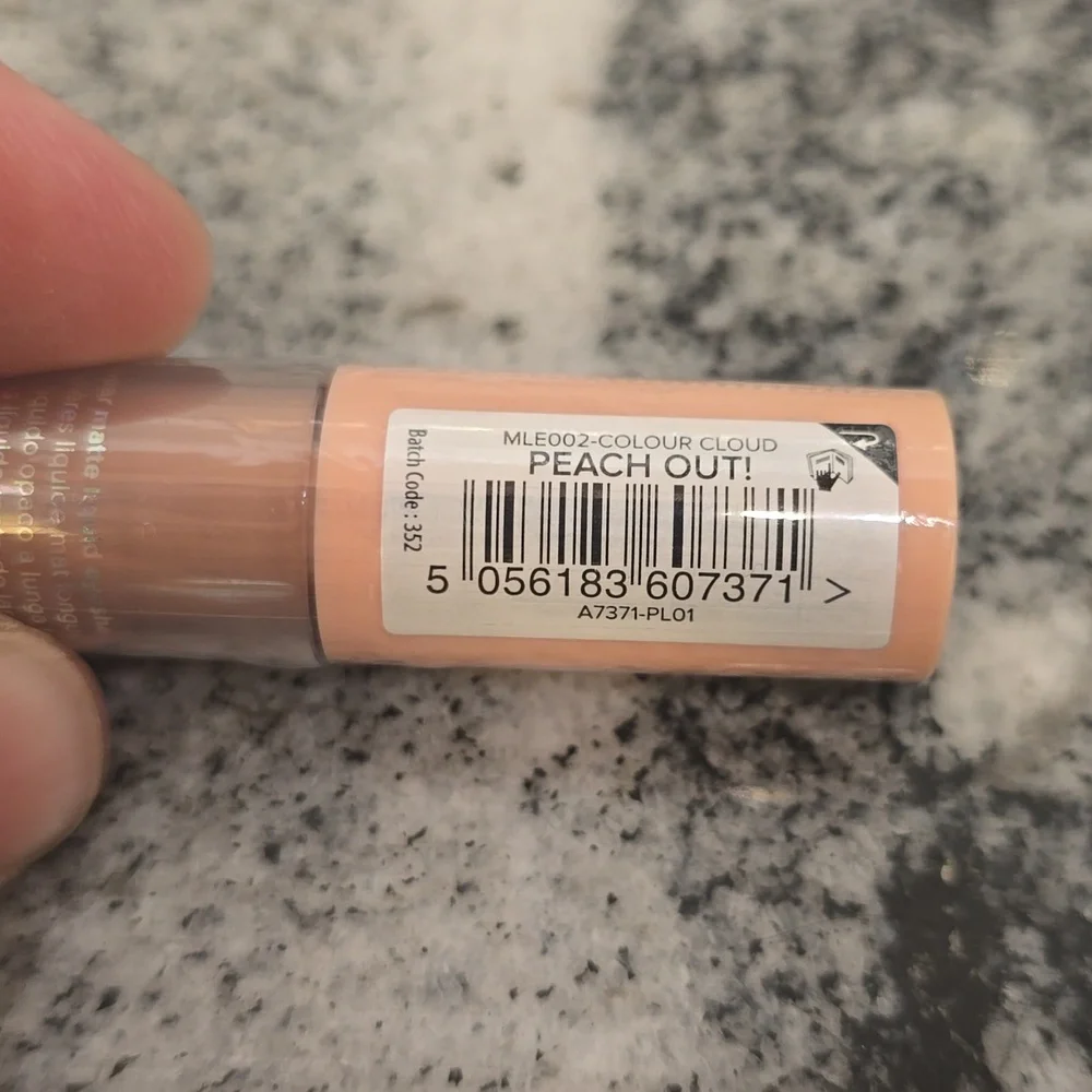 Lottie London‎ Colour Cloud Longwear Matte Liquid Eyeshadow In 
